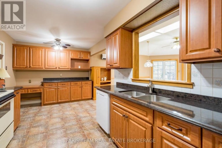 51 DAVIES CRESCENT, Barrie (Grove East), Ontario, L4M2M4
