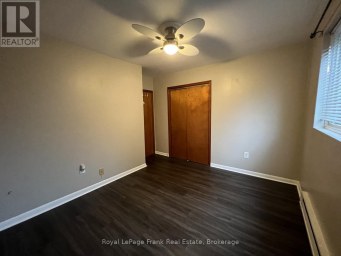 300 ATHOL STREET Whitby (Downtown Whitby) Ontario photo 15