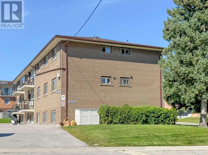 300 ATHOL STREET, Whitby (Downtown Whitby), Ontario, L1N3Z4
