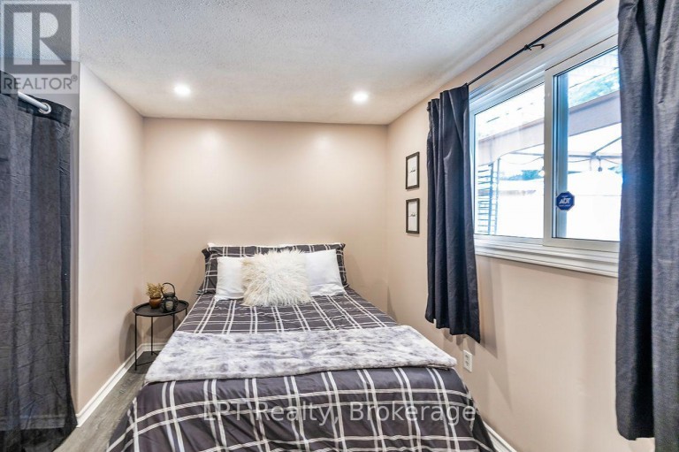 755 WESLEY DRIVE, Oshawa (Donevan), Ontario, L1H7X6