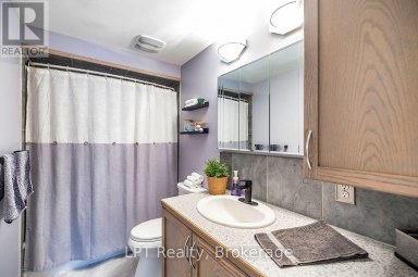 755 WESLEY DRIVE Oshawa (Donevan) Ontario photo 17