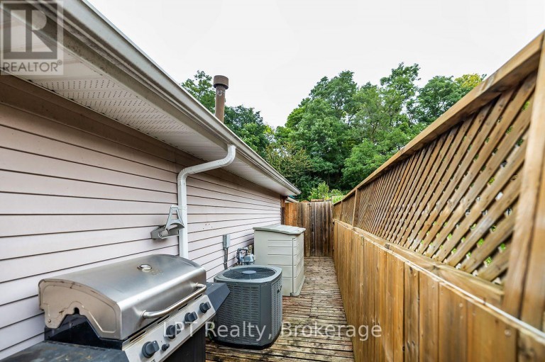 755 WESLEY DRIVE, Oshawa (Donevan), Ontario, L1H7X6