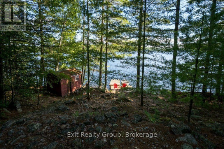 2010 SHABOMEKA LAKE, Frontenac (Frontenac North), Ontario, K0H1K0