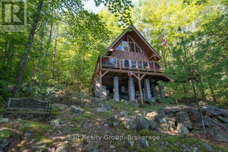 2010 SHABOMEKA LAKE, Frontenac (Frontenac North), Ontario, K0H1K0