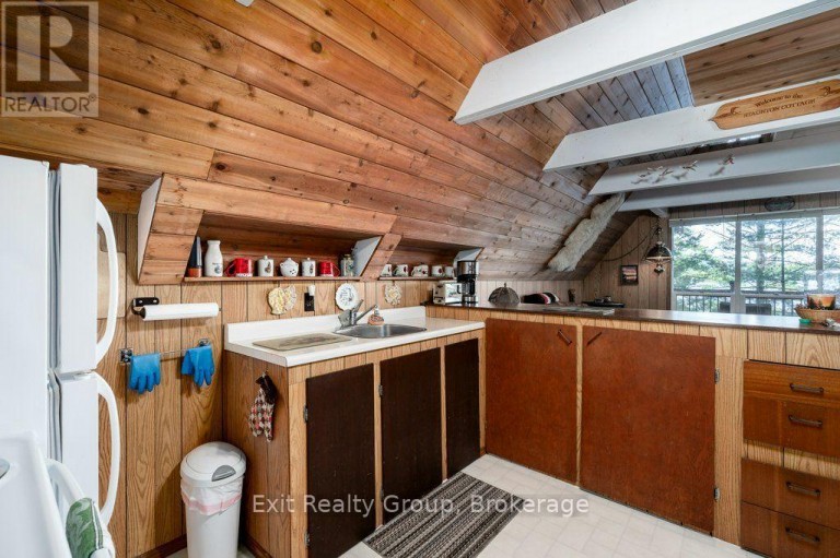 2010 SHABOMEKA LAKE, Frontenac (Frontenac North), Ontario, K0H1K0
