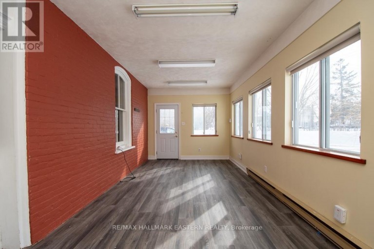 10 HILL STREET, Selwyn, Ontario, K0L2H0