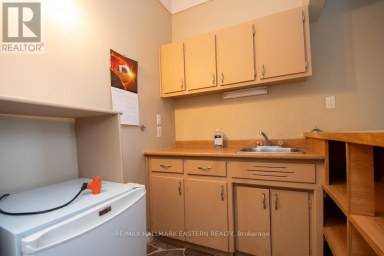 10 HILL STREET Selwyn Ontario photo 17