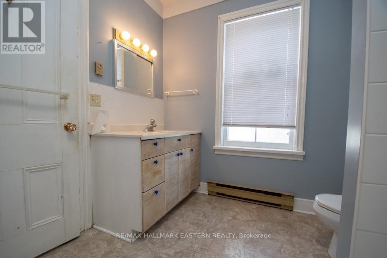 10 HILL STREET, Selwyn, Ontario, K0L2H0
