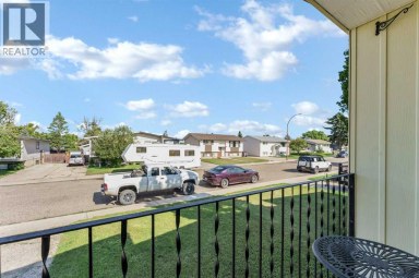 45 Clark Crescent SE Medicine Hat Alberta photo 43