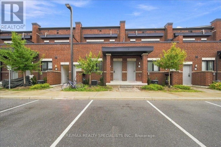 13 - 220 DISSETTE STREET, Bradford West Gwillimbury (Bradford), Ontario, L3Z4M2