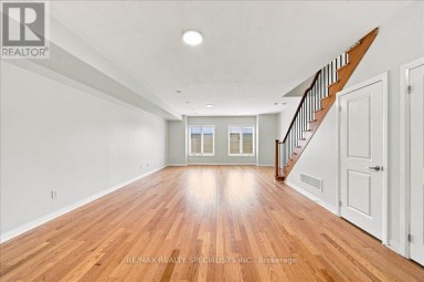13 - 220 DISSETTE STREET Bradford West Gwillimbury (Bradford) Ontario photo 10