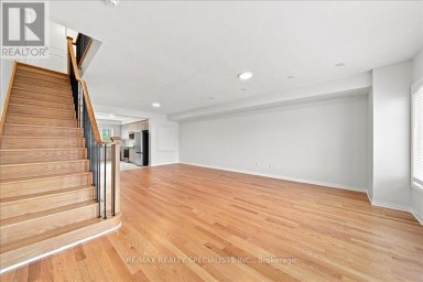 13 - 220 DISSETTE STREET Bradford West Gwillimbury (Bradford) Ontario photo 14