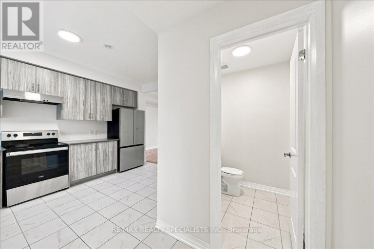 13 - 220 DISSETTE STREET, Bradford West Gwillimbury (Bradford), Ontario, L3Z4M2