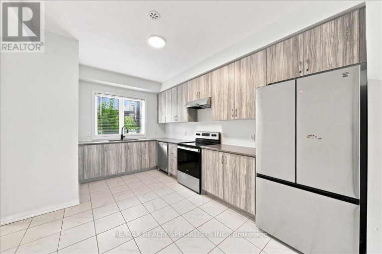 13 - 220 DISSETTE STREET, Bradford West Gwillimbury (Bradford), Ontario, L3Z4M2