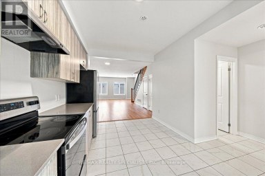 13 - 220 DISSETTE STREET Bradford West Gwillimbury (Bradford) Ontario photo 9