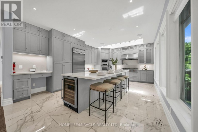 271 OAKHILL ROAD, Mississauga (Mineola), Ontario, L5G2P8