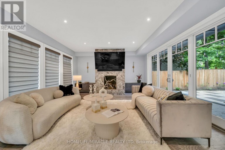 271 OAKHILL ROAD, Mississauga (Mineola), Ontario, L5G2P8