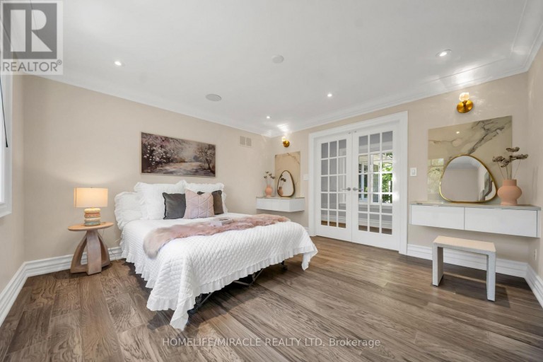 271 OAKHILL ROAD, Mississauga (Mineola), Ontario, L5G2P8