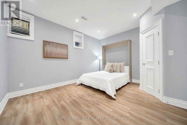 271 OAKHILL ROAD, Mississauga (Mineola), Ontario, L5G2P8