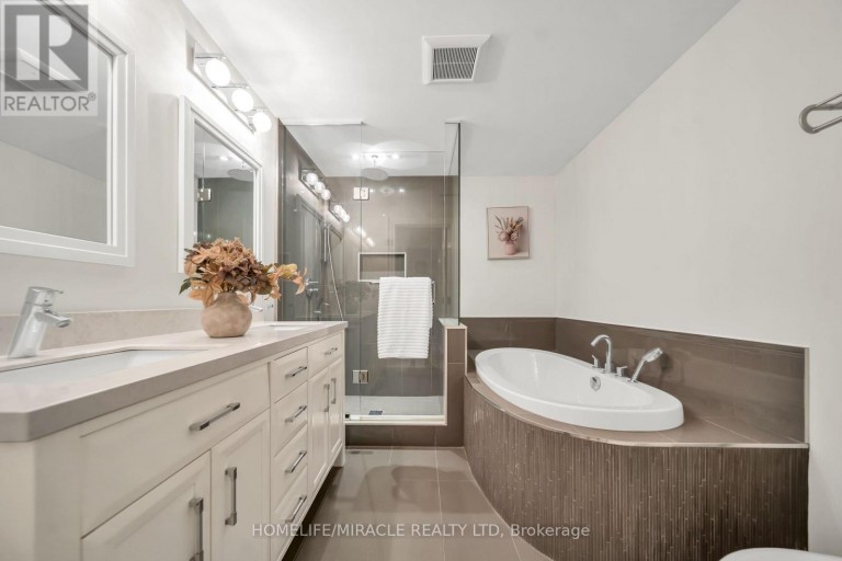 271 OAKHILL ROAD, Mississauga (Mineola), Ontario, L5G2P8