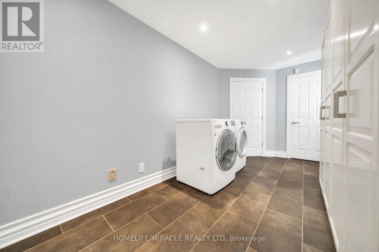 271 OAKHILL ROAD, Mississauga (Mineola), Ontario, L5G2P8