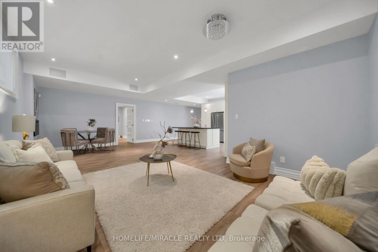 271 OAKHILL ROAD, Mississauga (Mineola), Ontario, L5G2P8