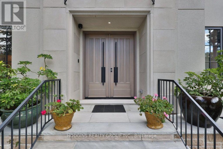 238 MINEOLA ROAD W, Mississauga (Mineola), Ontario, L5G2X4