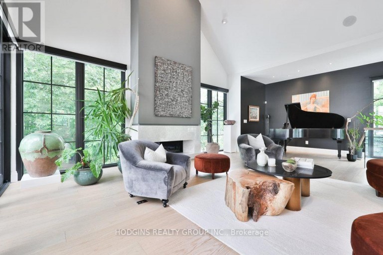 238 MINEOLA ROAD W, Mississauga (Mineola), Ontario, L5G2X4
