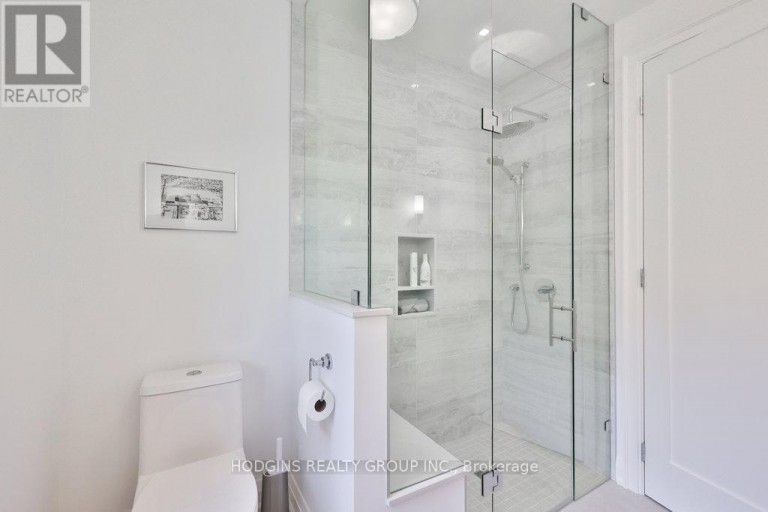 238 MINEOLA ROAD W, Mississauga (Mineola), Ontario, L5G2X4