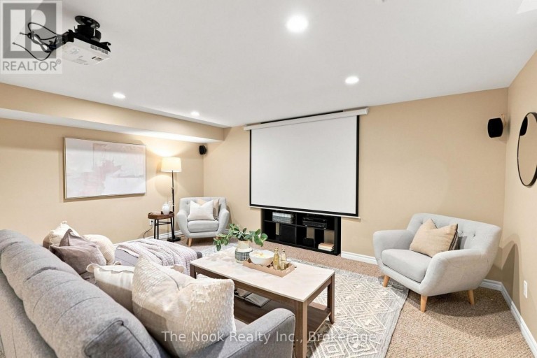 18 CORPORAL PATTERSON LANE, Clarington (Newcastle), Ontario, L1B0A7