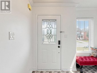 16 DONLEVY CRESCENT Whitby (Taunton North) Ontario photo 4