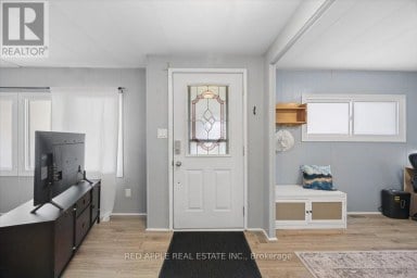 30 FLORA COURT Innisfil Ontario photo 4