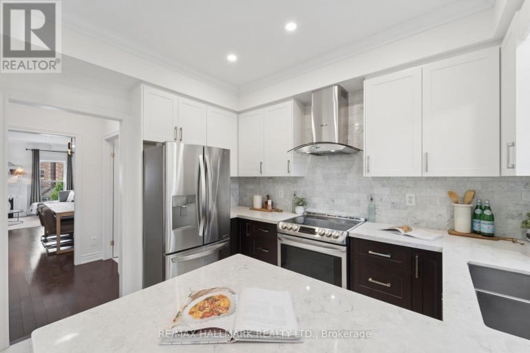 13 E J LENNOX WAY, Markham (Unionville), Ontario, L3R5K7