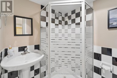 13 E J LENNOX WAY Markham (Unionville) Ontario photo 44