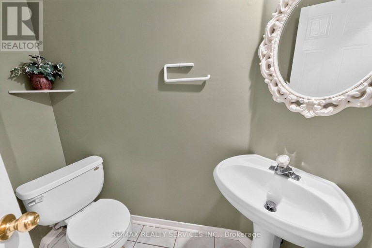 703 TWAIN AVENUE, Mississauga (Meadowvale Village), Ontario, L5W1K7