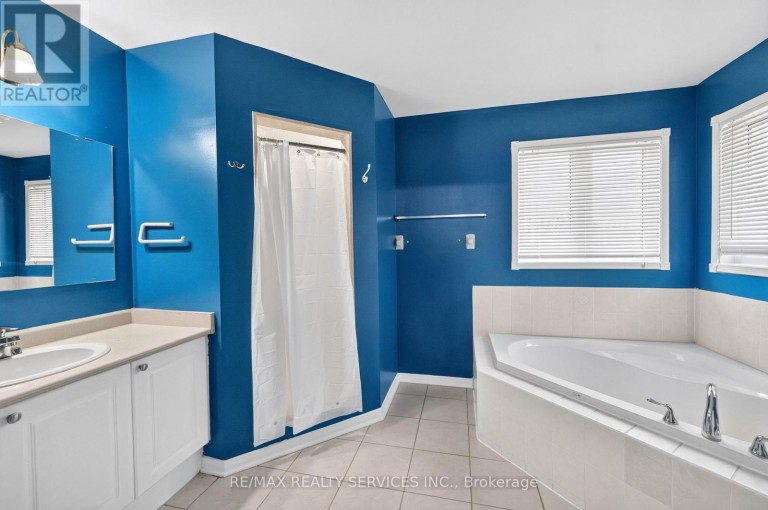 703 TWAIN AVENUE, Mississauga (Meadowvale Village), Ontario, L5W1K7