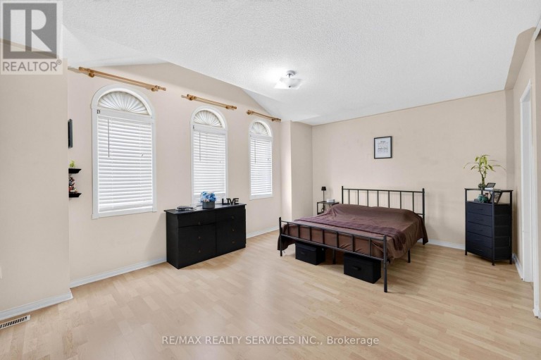703 TWAIN AVENUE, Mississauga (Meadowvale Village), Ontario, L5W1K7