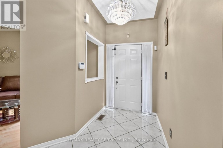 703 TWAIN AVENUE, Mississauga (Meadowvale Village), Ontario, L5W1K7