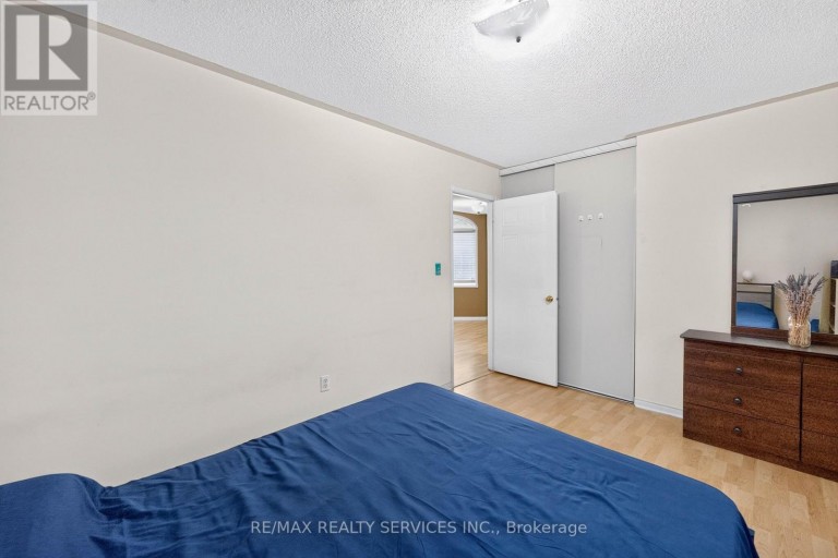 703 TWAIN AVENUE, Mississauga (Meadowvale Village), Ontario, L5W1K7