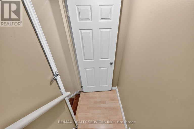 703 TWAIN AVENUE, Mississauga (Meadowvale Village), Ontario, L5W1K7