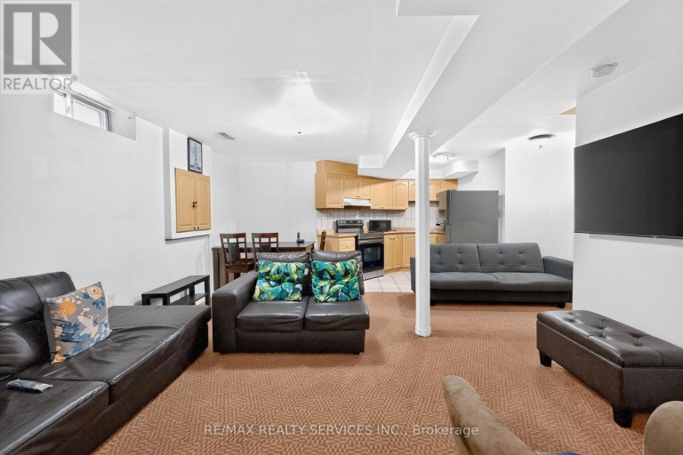 703 TWAIN AVENUE, Mississauga (Meadowvale Village), Ontario, L5W1K7