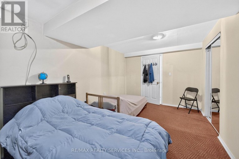 703 TWAIN AVENUE, Mississauga (Meadowvale Village), Ontario, L5W1K7