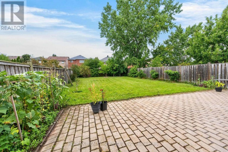 703 TWAIN AVENUE, Mississauga (Meadowvale Village), Ontario, L5W1K7