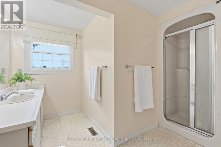 158 RUSHDALE DRIVE, Hamilton (Rushdale), Ontario, L8W2Z3