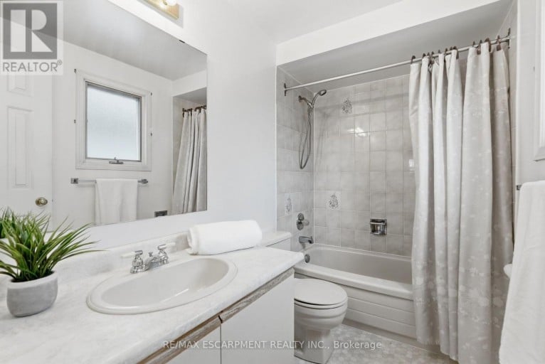 158 RUSHDALE DRIVE, Hamilton (Rushdale), Ontario, L8W2Z3