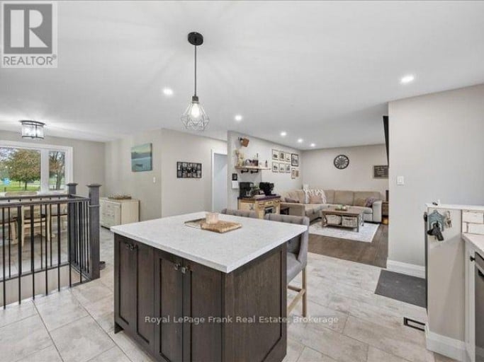 11 MAPLE STREET N, Brock (Sunderland), Ontario, L0C1H0
