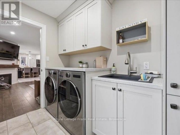 11 MAPLE STREET N, Brock (Sunderland), Ontario, L0C1H0