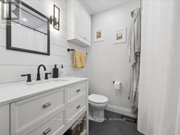 11 MAPLE STREET N, Brock (Sunderland), Ontario, L0C1H0