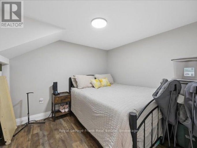 11 MAPLE STREET N, Brock (Sunderland), Ontario, L0C1H0