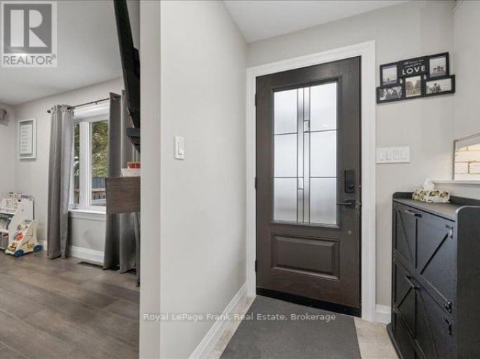 11 MAPLE STREET N, Brock (Sunderland), Ontario, L0C1H0